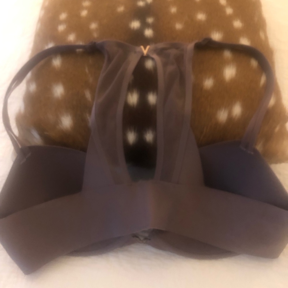 Victoria Secret Push-up Bra - Picture 2 of 8
